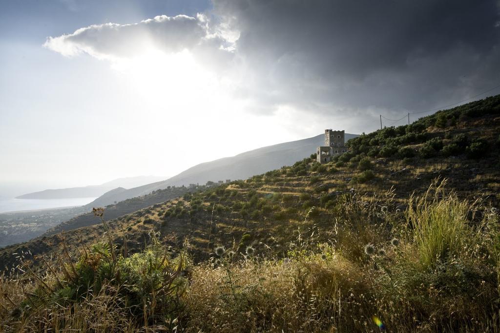 Benos Tower Villa Tsikkalia ภายนอก รูปภาพ