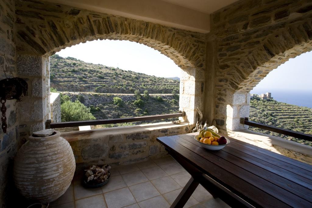 Benos Tower Villa Tsikkalia ภายนอก รูปภาพ
